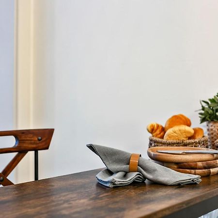 ברוז' Huswell - Charming Getaway In The Historical City Center מראה חיצוני תמונה